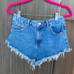 ALL OFFERS ACCEPTED! Top shop Kiri short